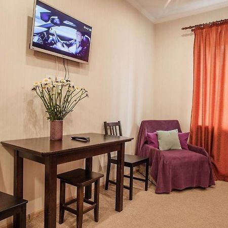 Central Cozy Apartment With Parking! Lviv Exterior photo
