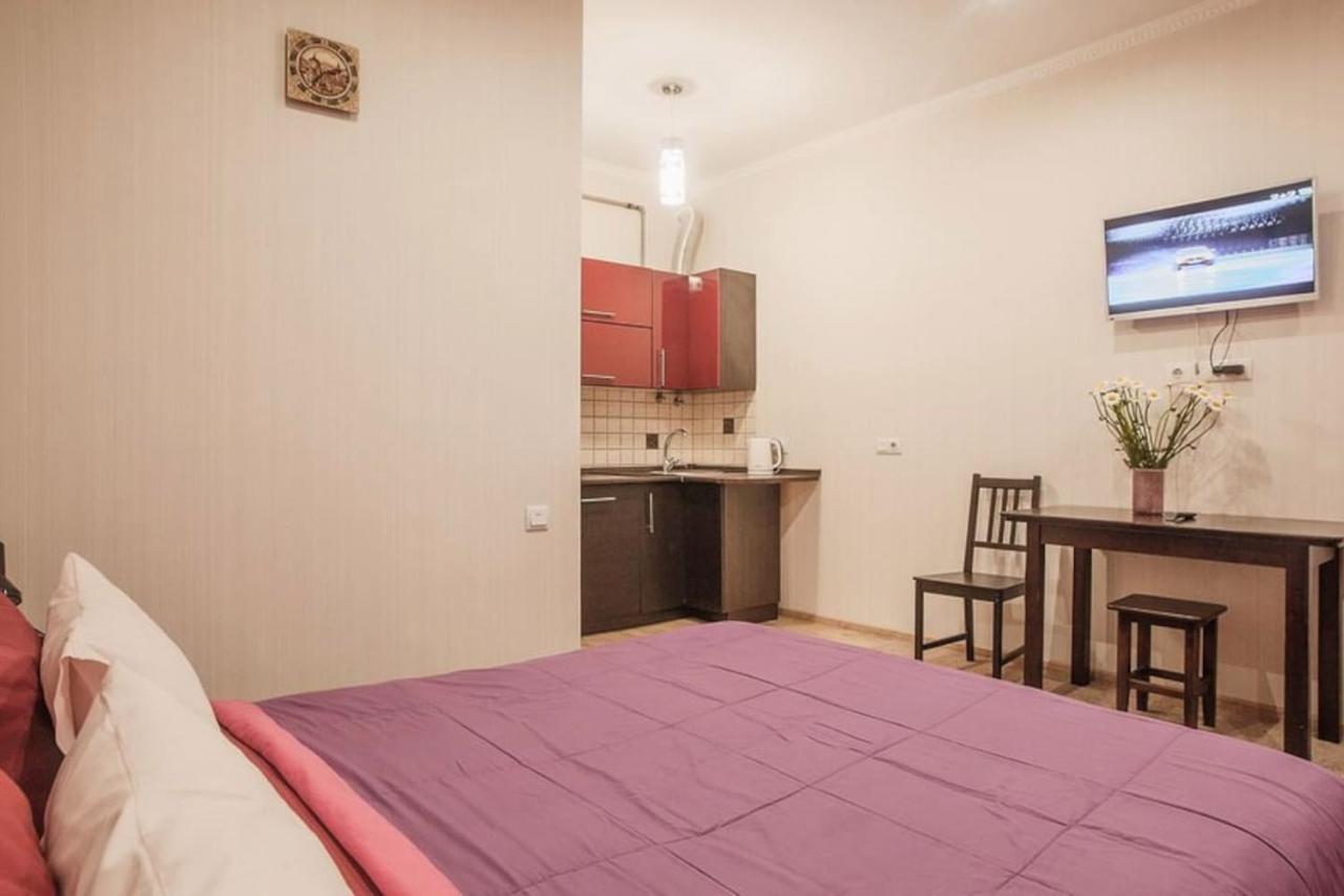 Central Cozy Apartment With Parking! Lviv Exterior photo
