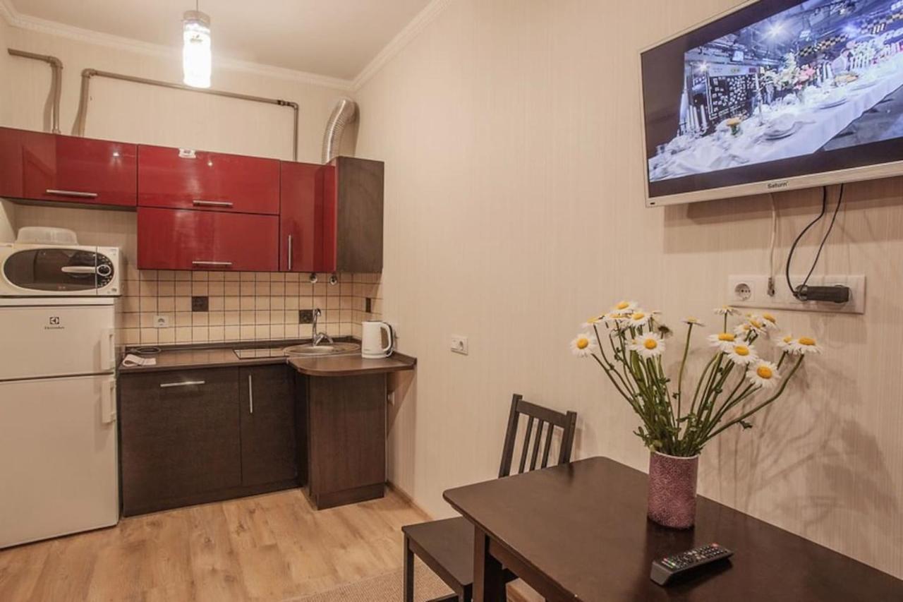 Central Cozy Apartment With Parking! Lviv Exterior photo